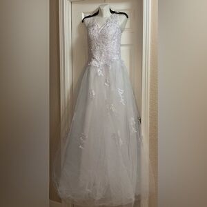 ELEGANT WHITE FLORAL LACE WEDDING DRESS